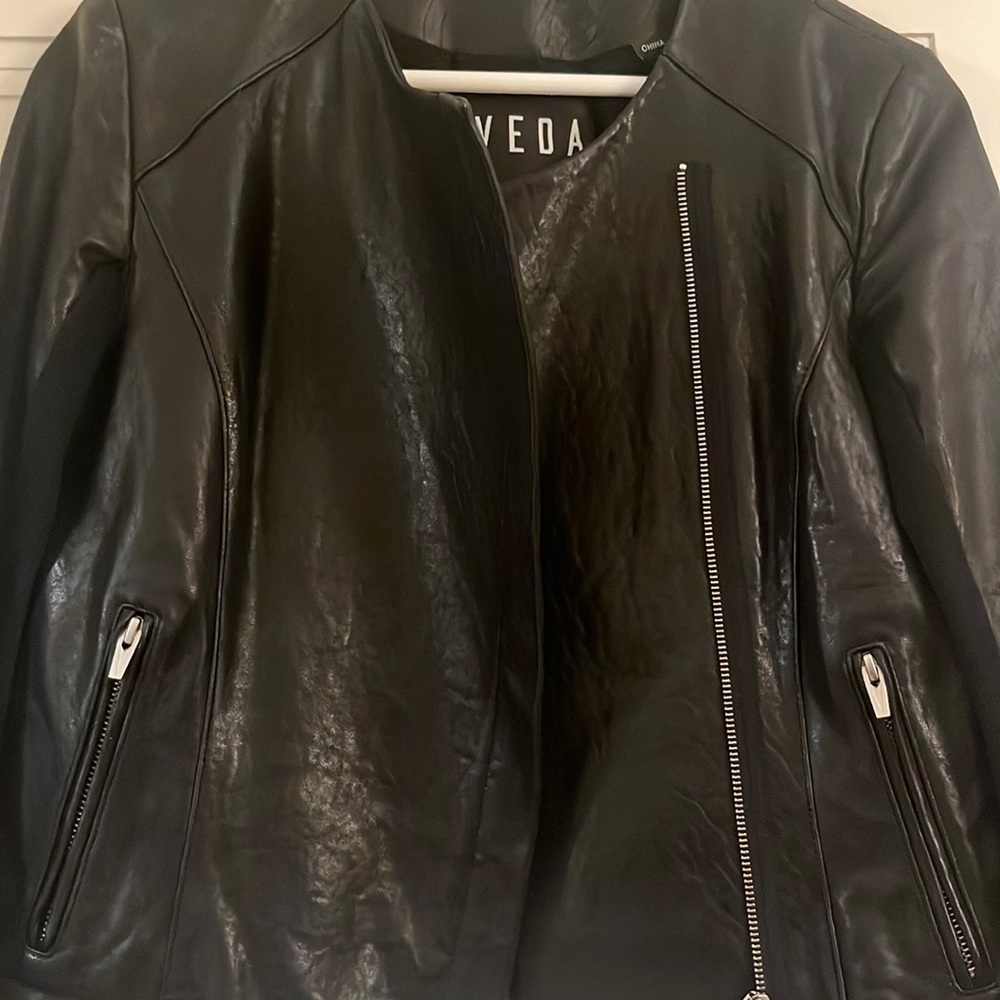 Leather jacket - Picture 5 of 9